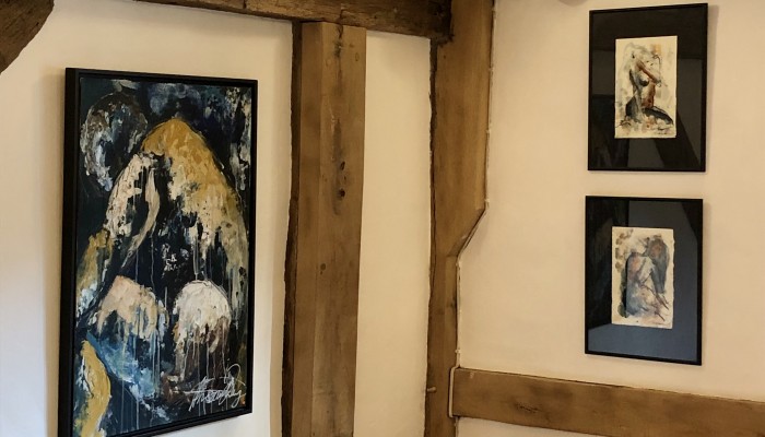 Abstract figurative paintings by Alexandra Kay Vøhtz on Exhibition at Restaurant Tristan